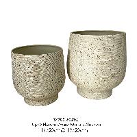 Jgo 2 Floreros/Base Metal c/textura - (18cm/15cm)